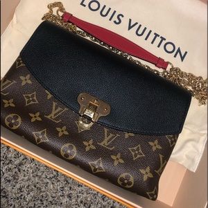 Louis Vuitton purse